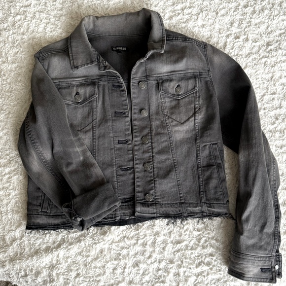 Express Women’s Distressed Gray Cropped Jean Jacket Size M - Picture 1 of 5